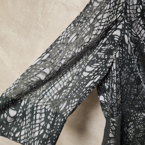 Alex Evening Black /Gray Side Tie Sheer Shell With Solid Black Lining Sx 1X NWT - Picture 9 of 16